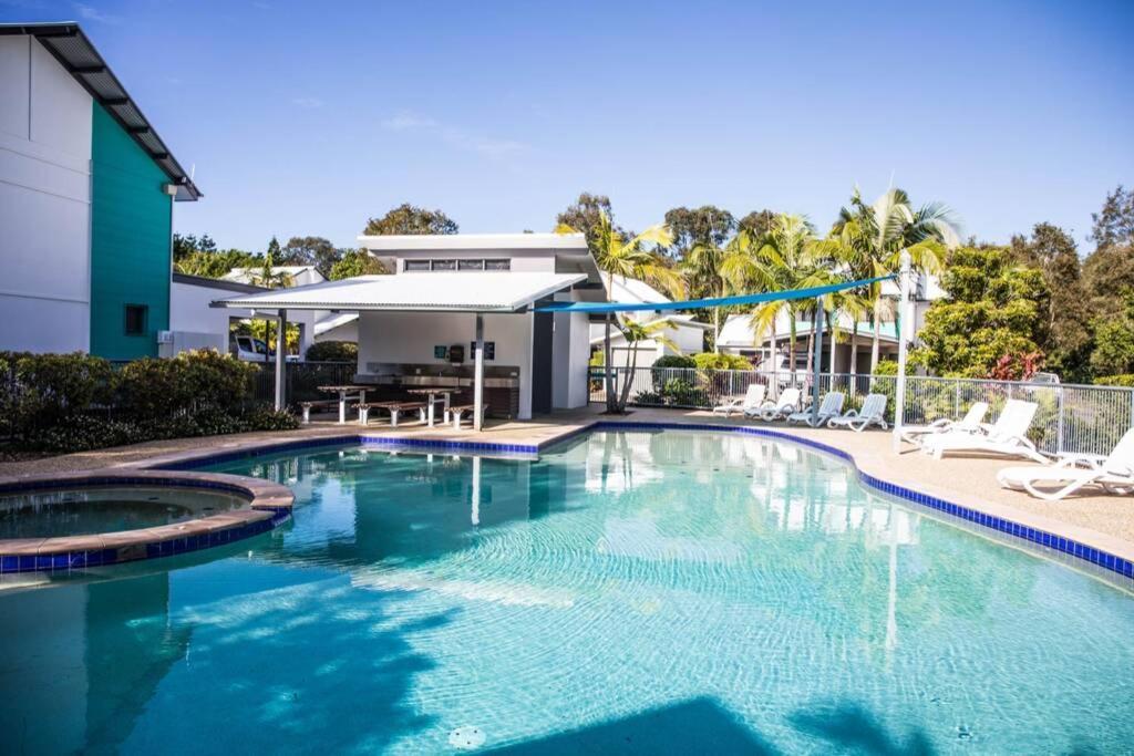 2 Bedroom Ground Level Villa In Tropical 4* Resort Noosaville Εξωτερικό φωτογραφία